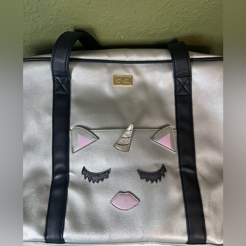 A pair of Betsey Johnson Unicorn Slate large weekender travel bags vacation - Picture 6 of 10